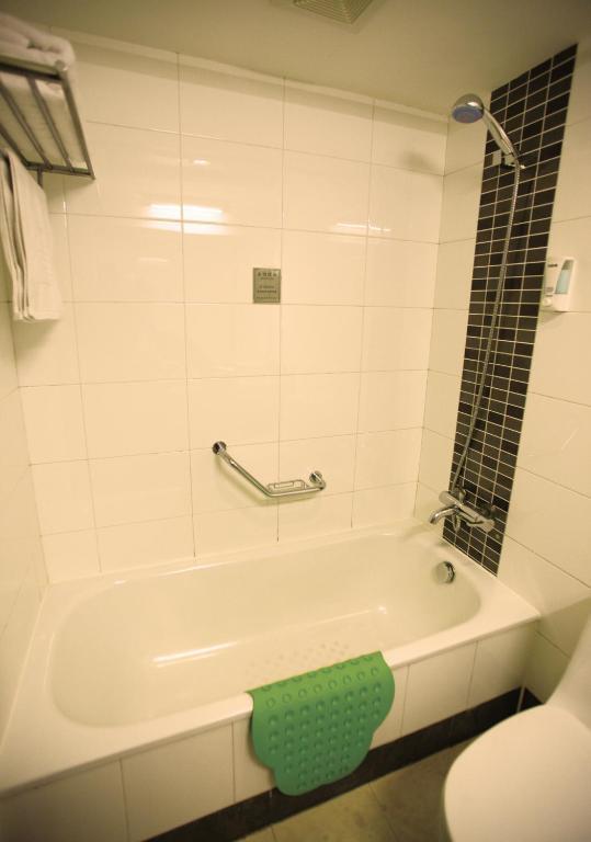 Overseas Chinese International Hotel Qingdao Habitación foto